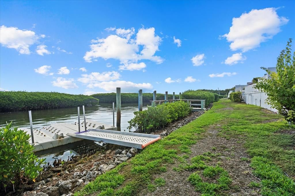 出租: $11,500 (3 贝兹, 3 浴室, 3101 平方英尺)