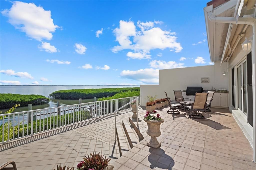 出租: $11,500 (3 贝兹, 3 浴室, 3101 平方英尺)