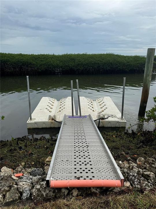 出租: $11,500 (3 贝兹, 3 浴室, 3101 平方英尺)