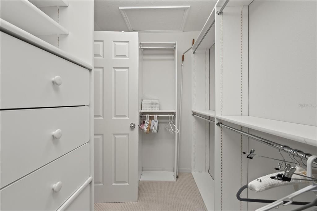 出租: $11,500 (3 贝兹, 3 浴室, 3101 平方英尺)