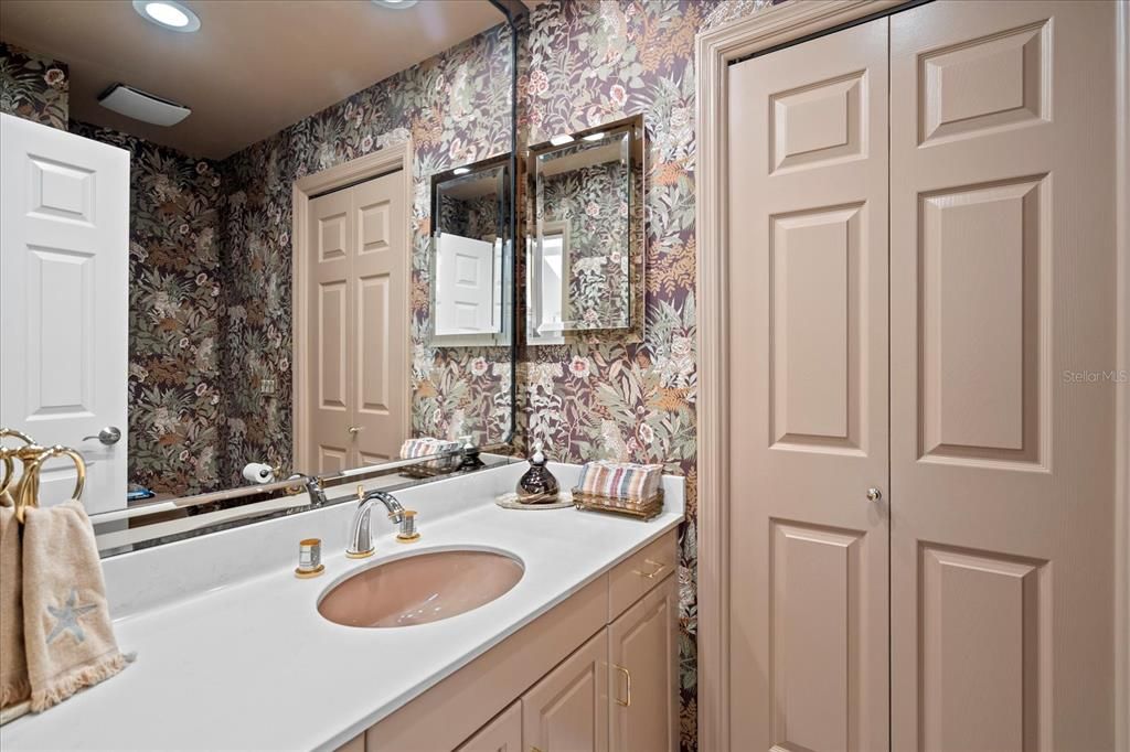 出租: $11,500 (3 贝兹, 3 浴室, 3101 平方英尺)