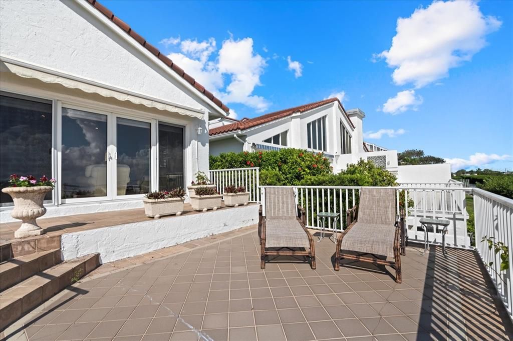 出租: $11,500 (3 贝兹, 3 浴室, 3101 平方英尺)