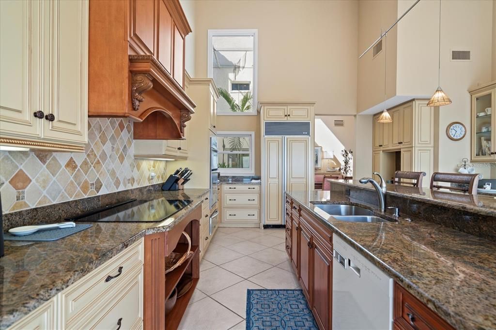 出租: $11,500 (3 贝兹, 3 浴室, 3101 平方英尺)