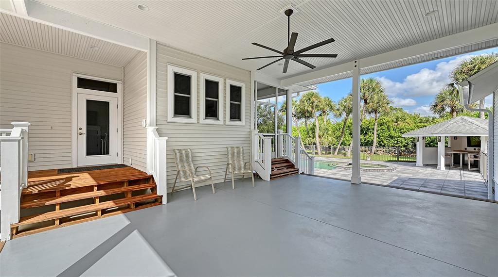 Active With Contract: $924,995 (3 beds, 2 baths, 2018 Square Feet)