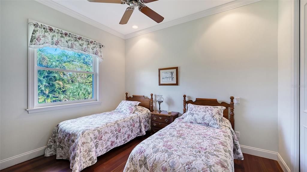 Active With Contract: $924,995 (3 beds, 2 baths, 2018 Square Feet)