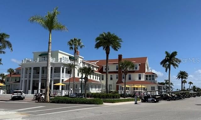 Active With Contract: $924,995 (3 beds, 2 baths, 2018 Square Feet)