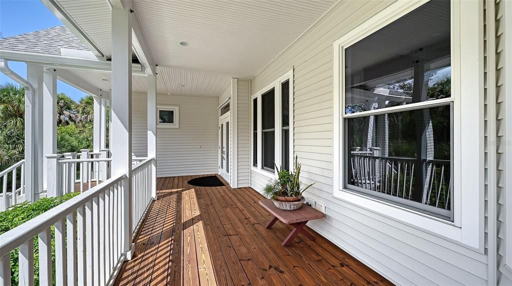 Active With Contract: $924,995 (3 beds, 2 baths, 2018 Square Feet)