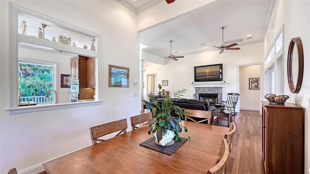 Active With Contract: $924,995 (3 beds, 2 baths, 2018 Square Feet)