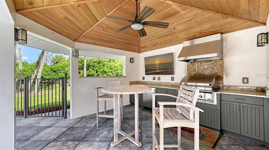 Active With Contract: $924,995 (3 beds, 2 baths, 2018 Square Feet)