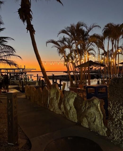 Active With Contract: $924,995 (3 beds, 2 baths, 2018 Square Feet)