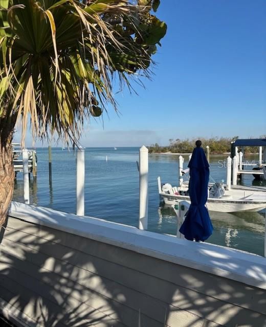 Active With Contract: $924,995 (3 beds, 2 baths, 2018 Square Feet)