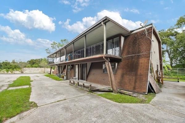 合同活跃: $499,900 (6 贝兹, 0 浴室, 3600 平方英尺)