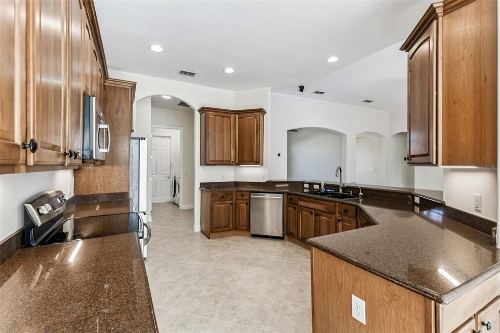 For Sale: $549,000 (3 beds, 2 baths, 2509 Square Feet)