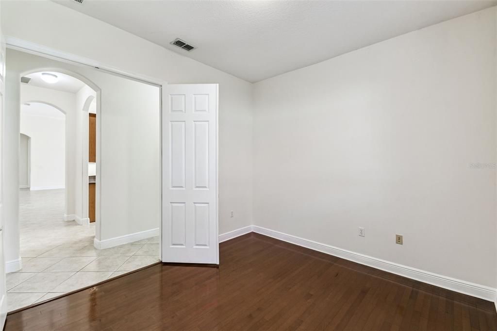 For Sale: $549,000 (3 beds, 2 baths, 2509 Square Feet)