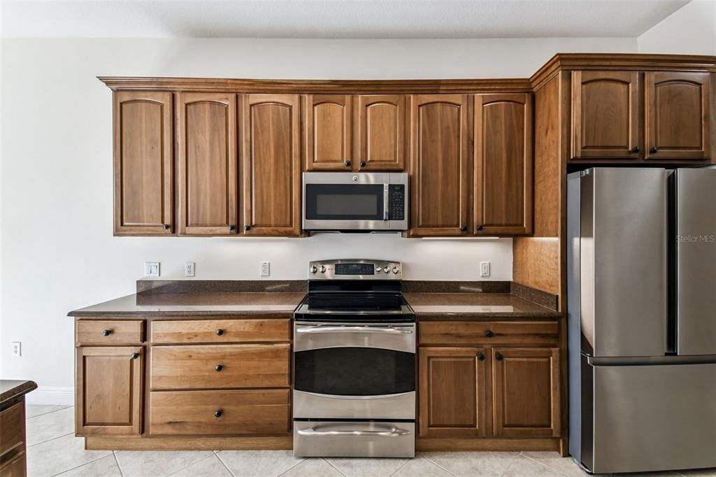 For Sale: $549,000 (3 beds, 2 baths, 2509 Square Feet)