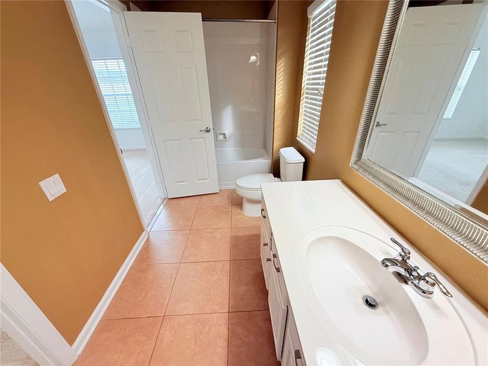 В аренду: $2,300 (3 спален, 2 ванн, 1720 Квадратных фут)