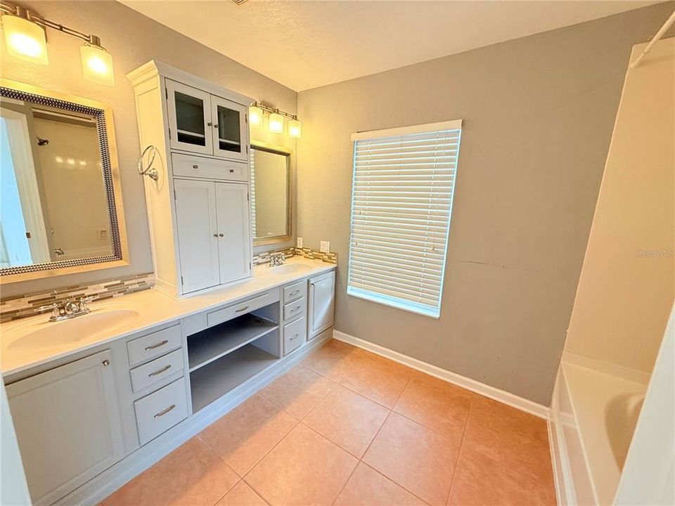 В аренду: $2,300 (3 спален, 2 ванн, 1720 Квадратных фут)