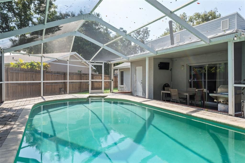 Под контрактом: $395,000 (3 спален, 3 ванн, 1268 Квадратных фут)