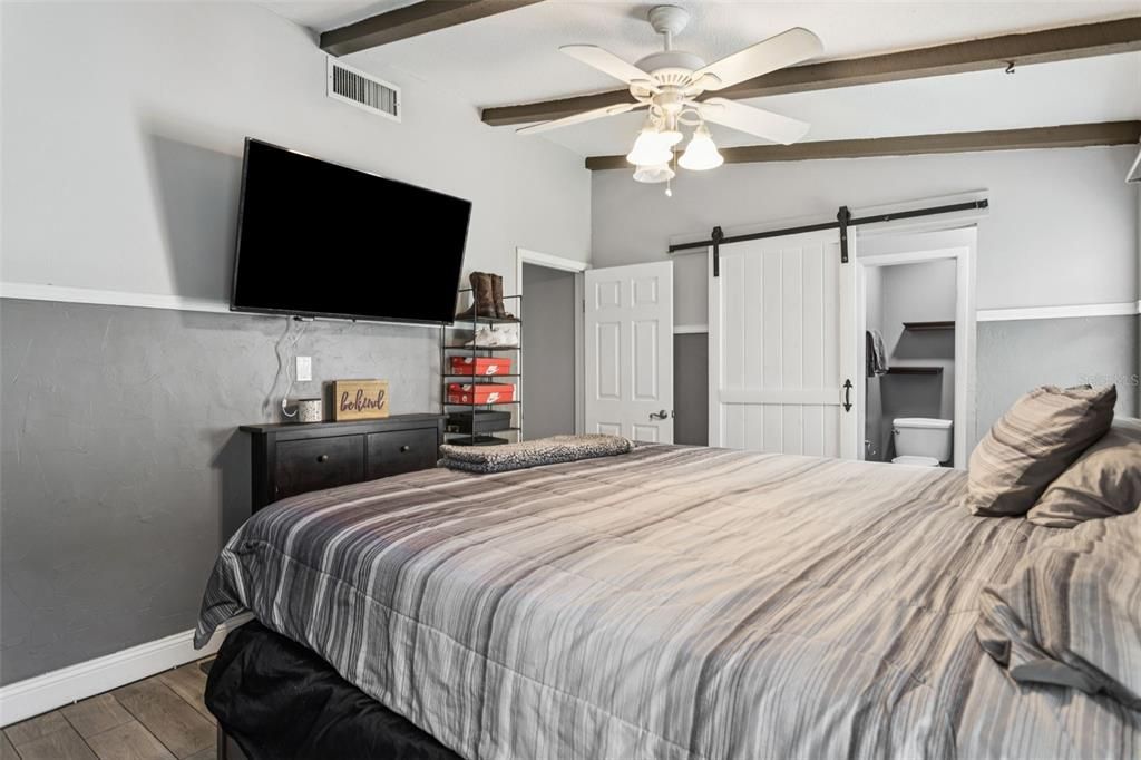 Под контрактом: $395,000 (3 спален, 3 ванн, 1268 Квадратных фут)