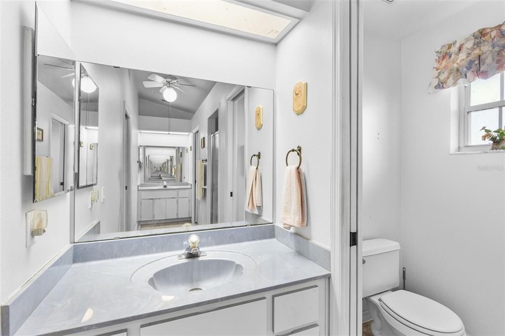 На продажу: $279,900 (3 спален, 2 ванн, 1919 Квадратных фут)