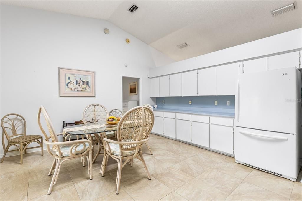 На продажу: $279,900 (3 спален, 2 ванн, 1919 Квадратных фут)