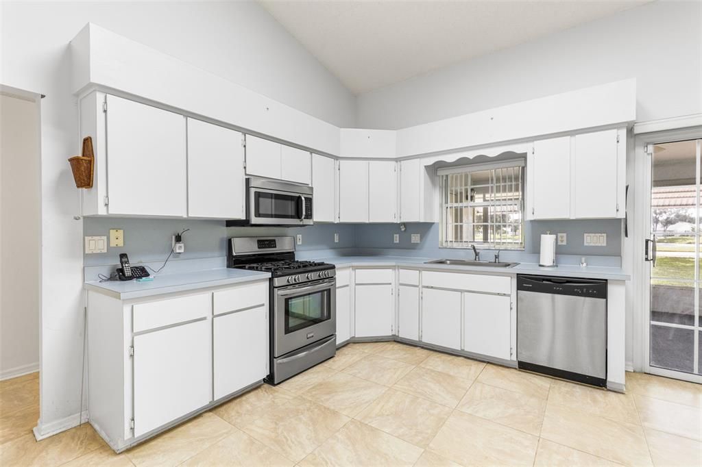 На продажу: $279,900 (3 спален, 2 ванн, 1919 Квадратных фут)