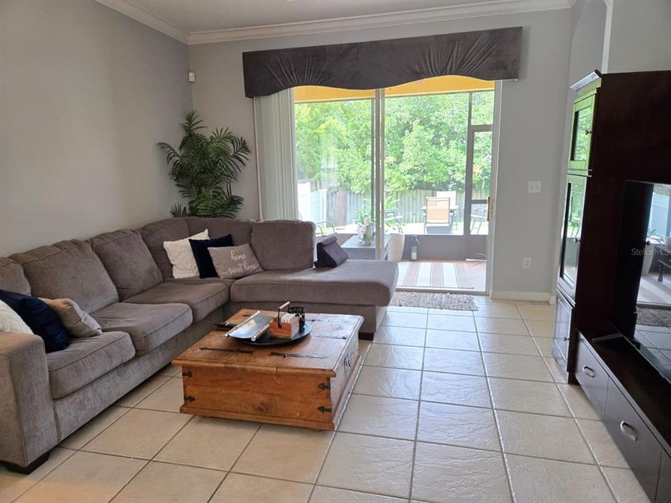 合同活跃: $515,000 (4 贝兹, 3 浴室, 2117 平方英尺)