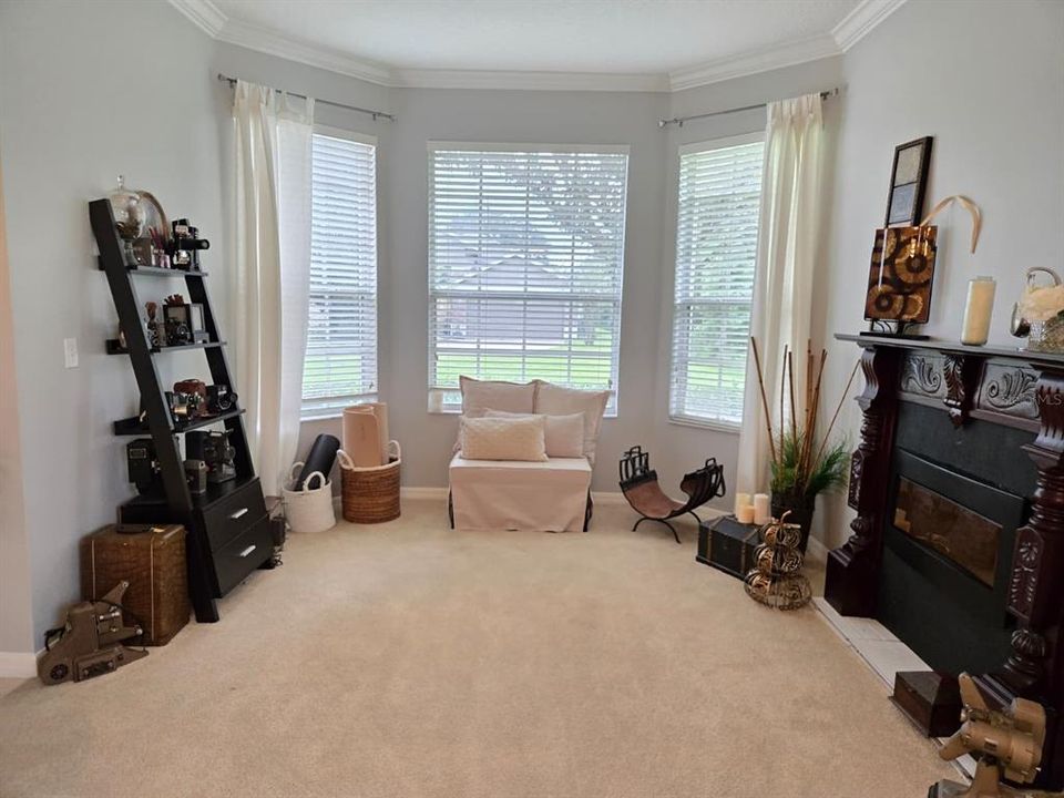 合同活跃: $515,000 (4 贝兹, 3 浴室, 2117 平方英尺)