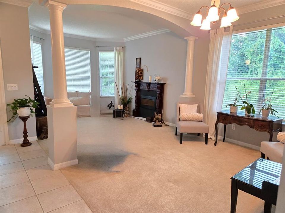 合同活跃: $515,000 (4 贝兹, 3 浴室, 2117 平方英尺)