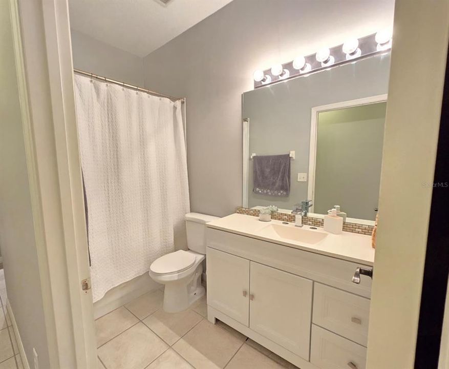 合同活跃: $515,000 (4 贝兹, 3 浴室, 2117 平方英尺)