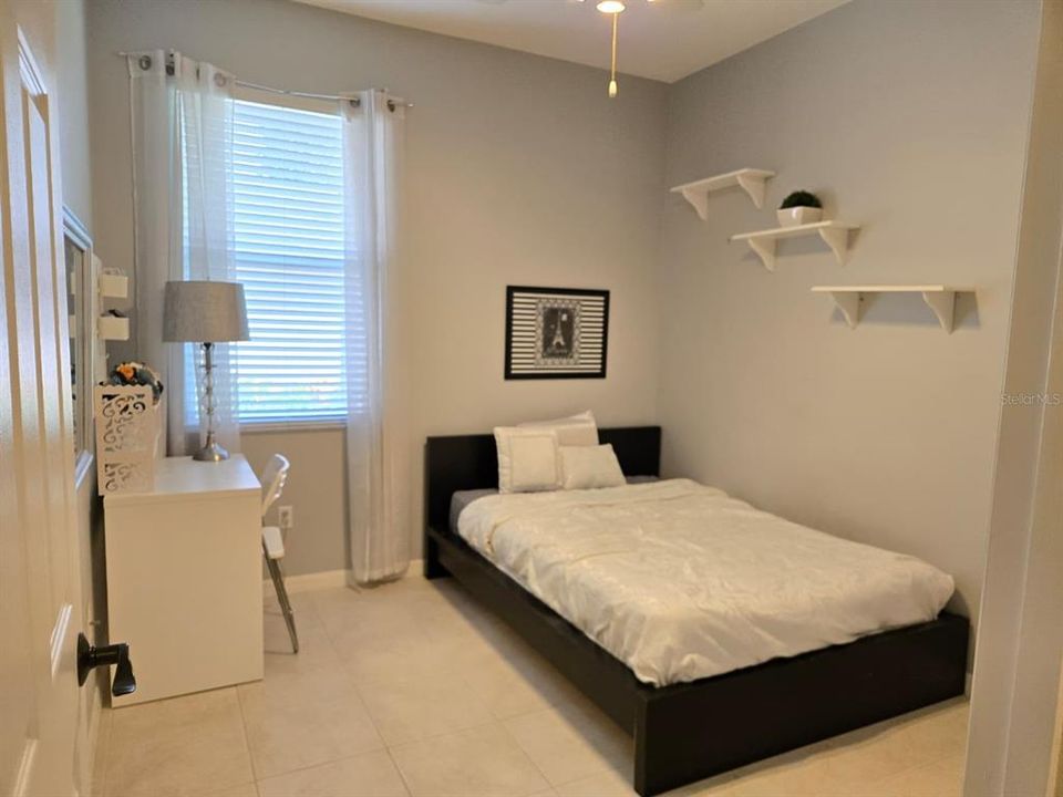 合同活跃: $515,000 (4 贝兹, 3 浴室, 2117 平方英尺)