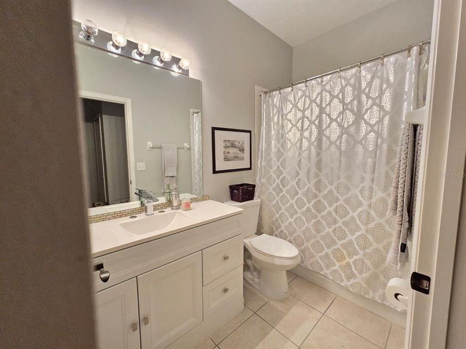 合同活跃: $515,000 (4 贝兹, 3 浴室, 2117 平方英尺)