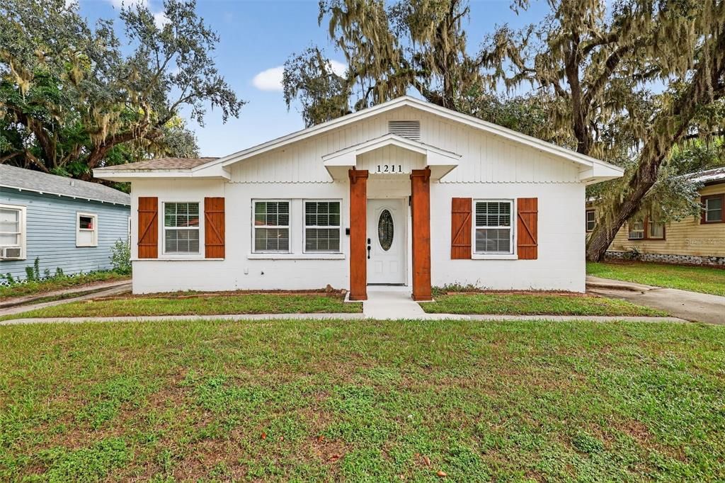 最近售出: $225,000 (2 贝兹, 2 浴室, 909 平方英尺)