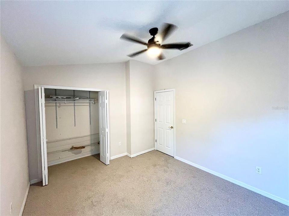 For Sale: $240,000 (2 beds, 1 baths, 1272 Square Feet)