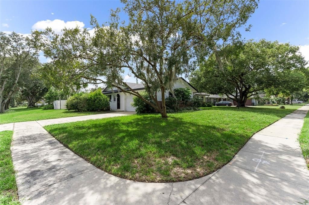 For Sale: $555,000 (4 beds, 2 baths, 1770 Square Feet)