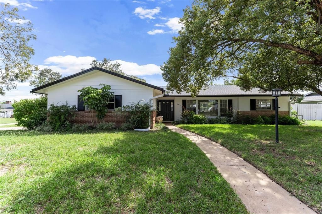 For Sale: $555,000 (4 beds, 2 baths, 1770 Square Feet)