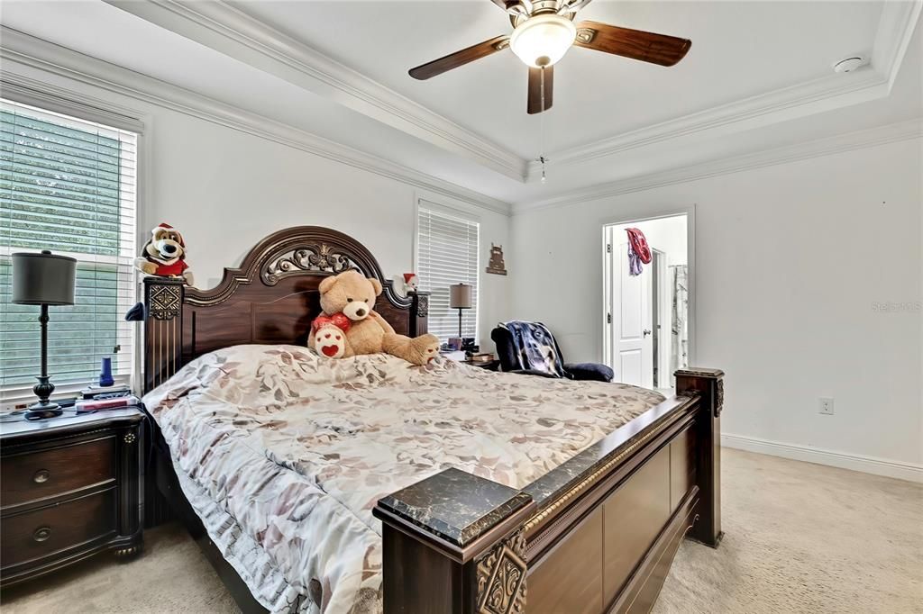 For Sale: $355,000 (4 beds, 2 baths, 1988 Square Feet)