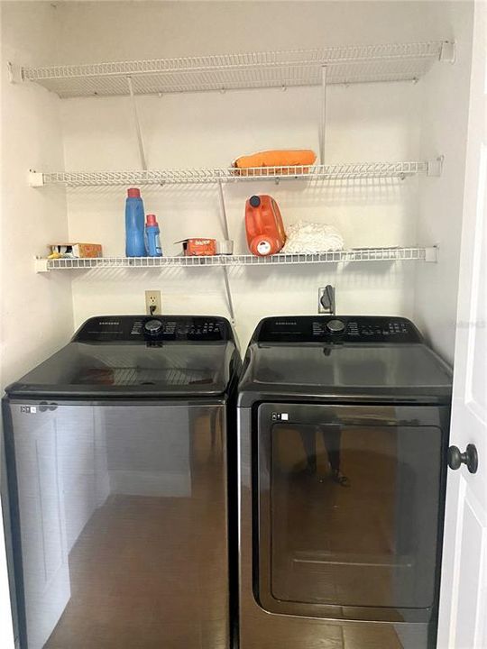 出租: $3,700 (2 贝兹, 2 浴室, 1075 平方英尺)