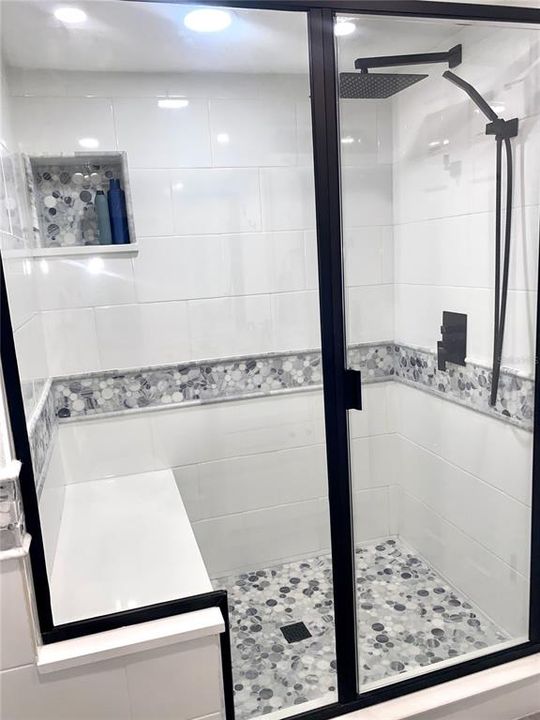 出租: $3,700 (2 贝兹, 2 浴室, 1075 平方英尺)