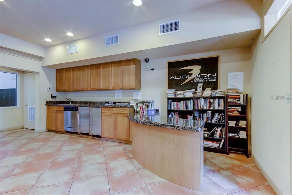 出租: $3,700 (2 贝兹, 2 浴室, 1075 平方英尺)