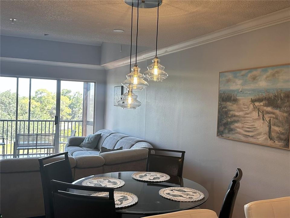 出租: $3,700 (2 贝兹, 2 浴室, 1075 平方英尺)