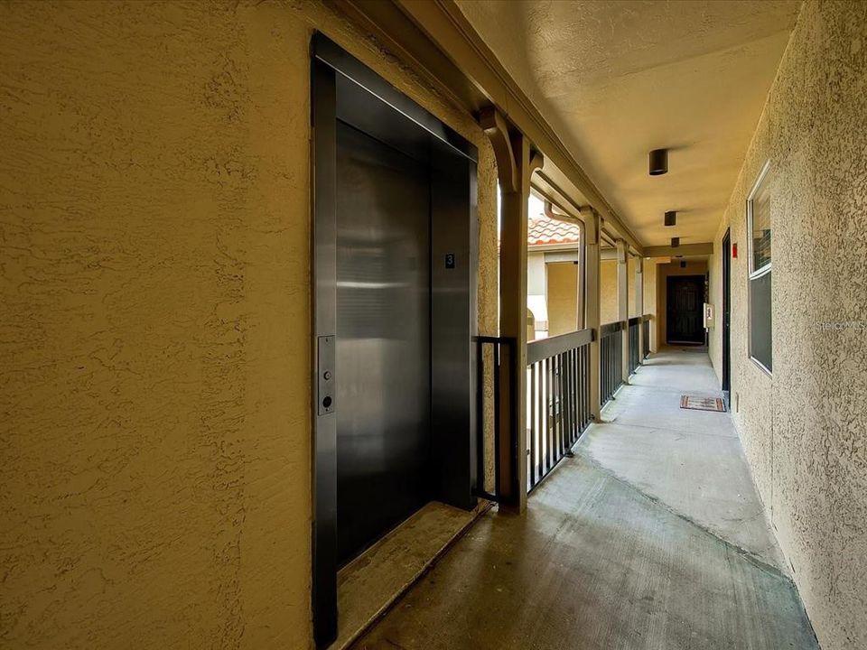 出租: $3,700 (2 贝兹, 2 浴室, 1075 平方英尺)