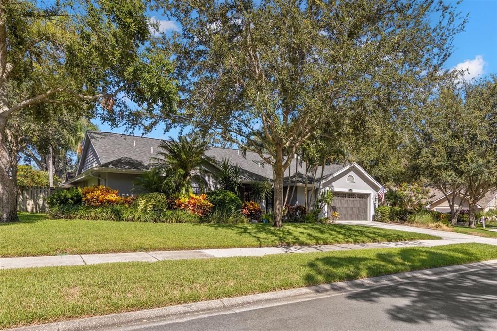 Под контрактом: $860,000 (4 спален, 3 ванн, 2811 Квадратных фут)