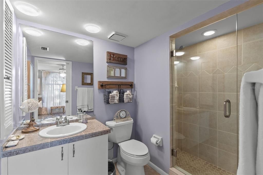 Под контрактом: $860,000 (4 спален, 3 ванн, 2811 Квадратных фут)