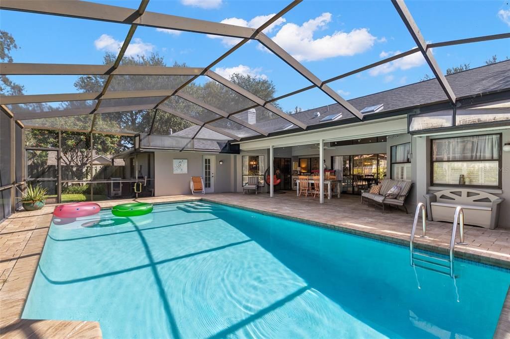 Под контрактом: $860,000 (4 спален, 3 ванн, 2811 Квадратных фут)