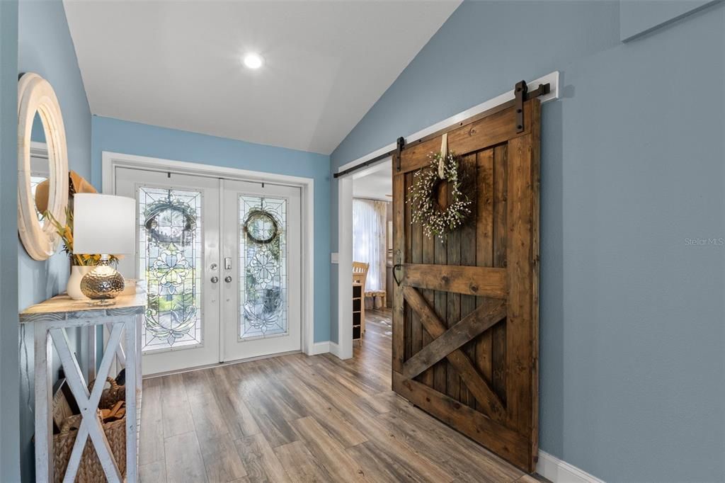 Под контрактом: $860,000 (4 спален, 3 ванн, 2811 Квадратных фут)