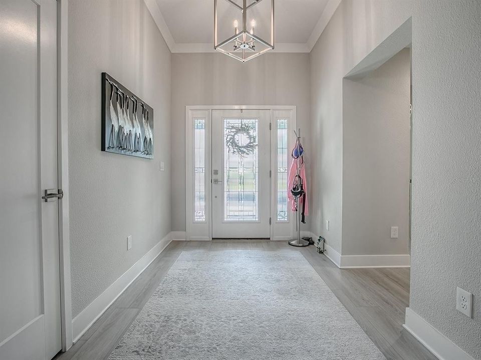 En Venta: $905,900 (3 camas, 2 baños, 2335 Pies cuadrados)