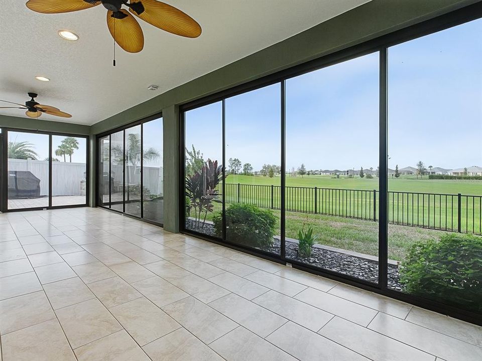 En Venta: $905,900 (3 camas, 2 baños, 2335 Pies cuadrados)