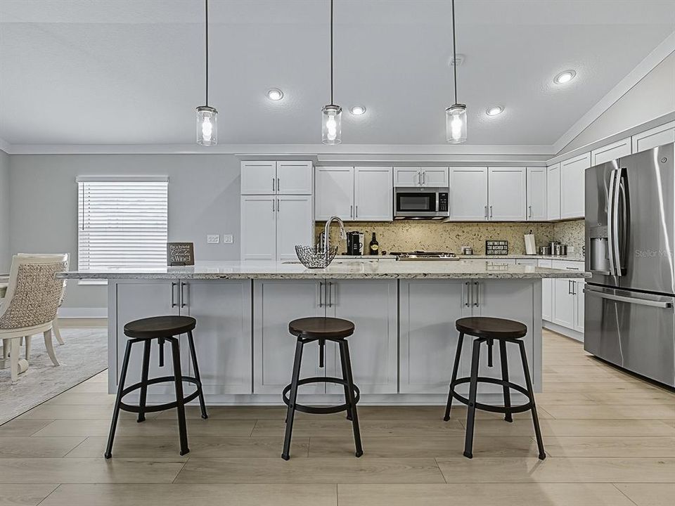 En Venta: $905,900 (3 camas, 2 baños, 2335 Pies cuadrados)