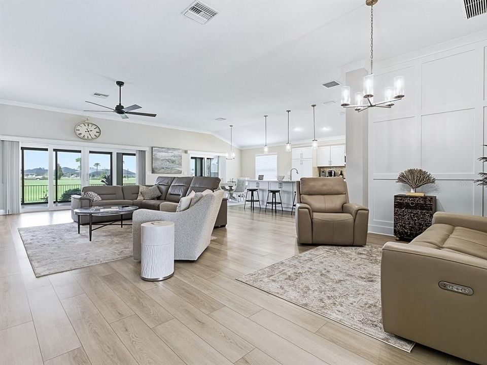 En Venta: $905,900 (3 camas, 2 baños, 2335 Pies cuadrados)